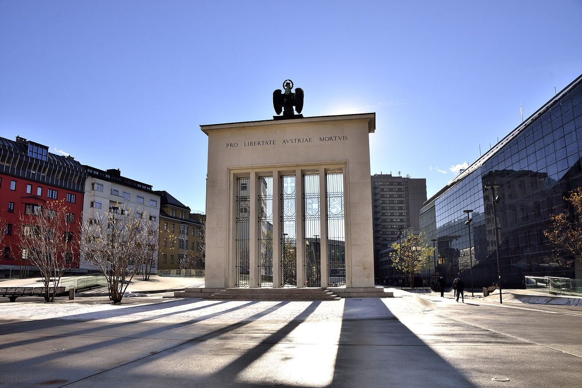 Landhausplatz bei der Wilhelm-Greil-Straße