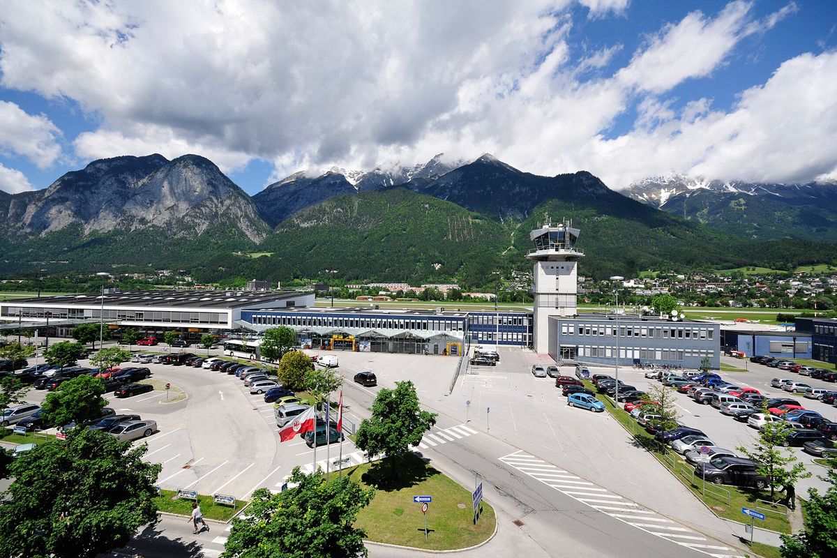 Flughafen Innsbruck vor der Nordkette